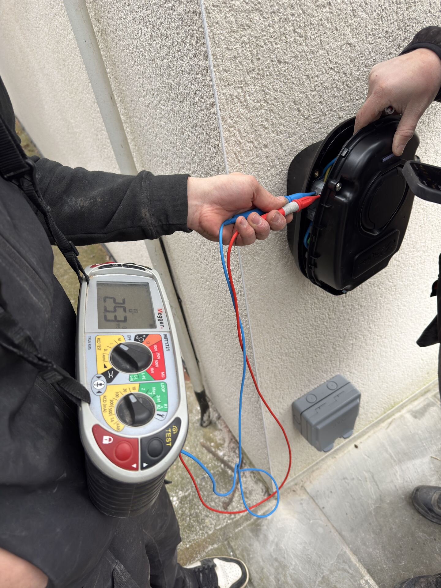 Live testing of a newly installed home EV charge point